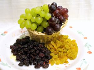 Виноград кишмиш, польза и вред 